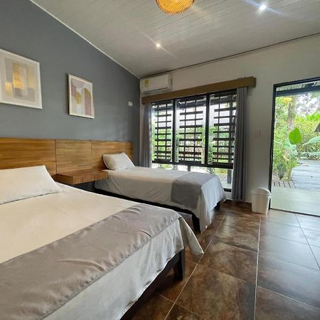 Hotel Madreselva Leticia Exterior photo