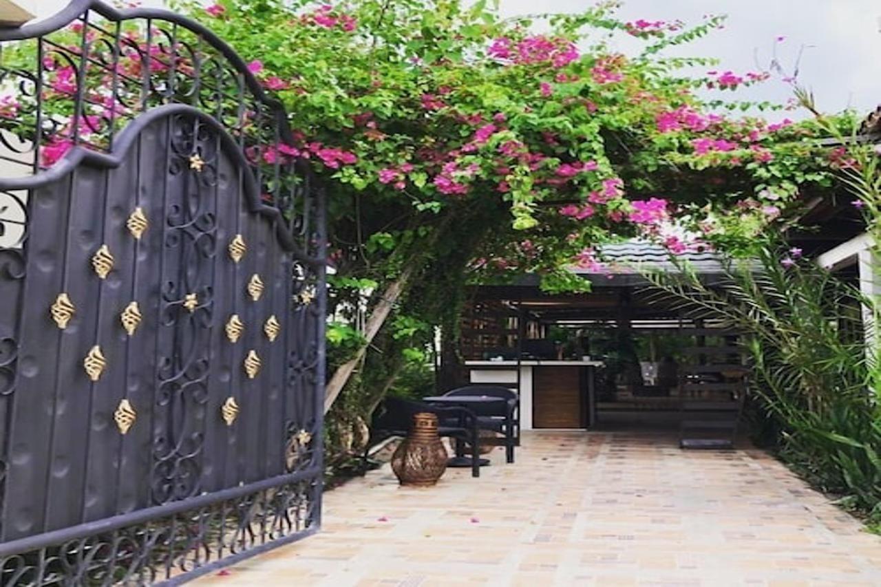 Hotel Madreselva Leticia Exterior photo