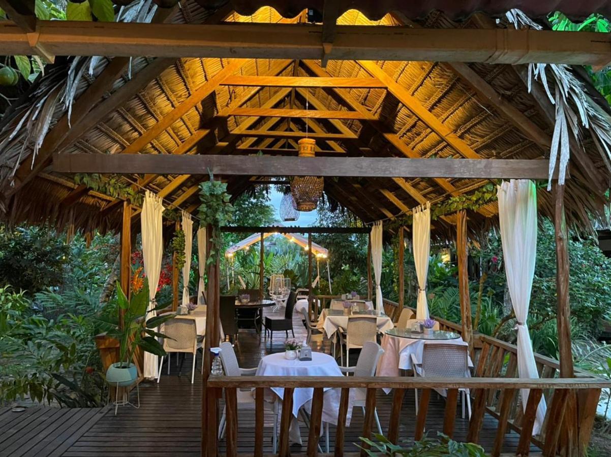 Hotel Madreselva Leticia Exterior photo