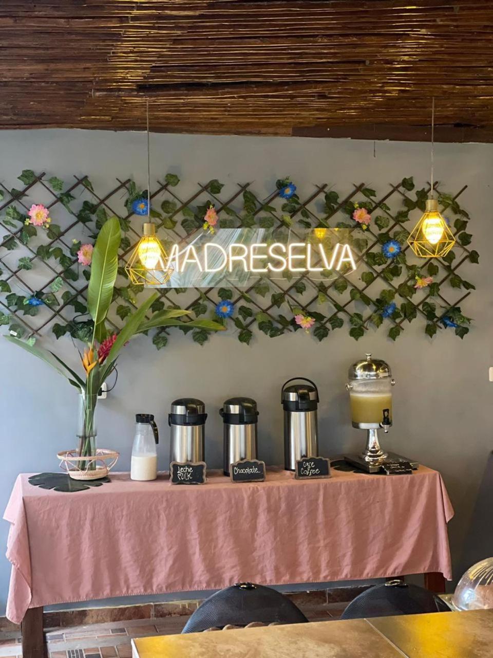 Hotel Madreselva Leticia Exterior photo
