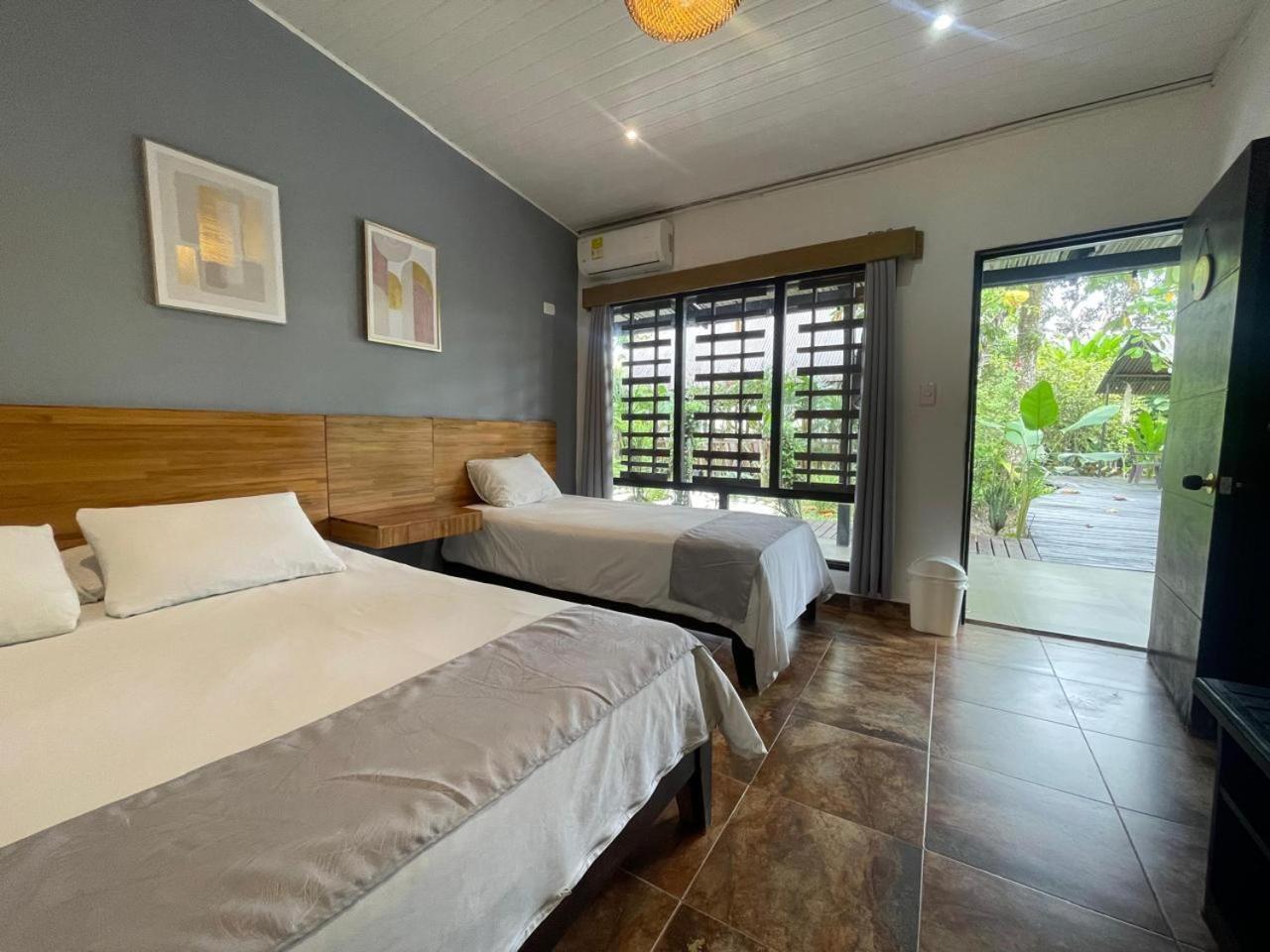 Hotel Madreselva Leticia Exterior photo